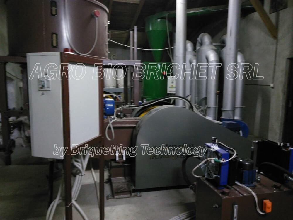 Cobadin briquetting machine