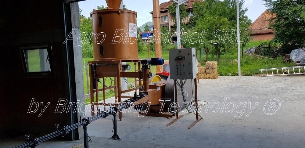 Straw briquetting line in Camarzana
