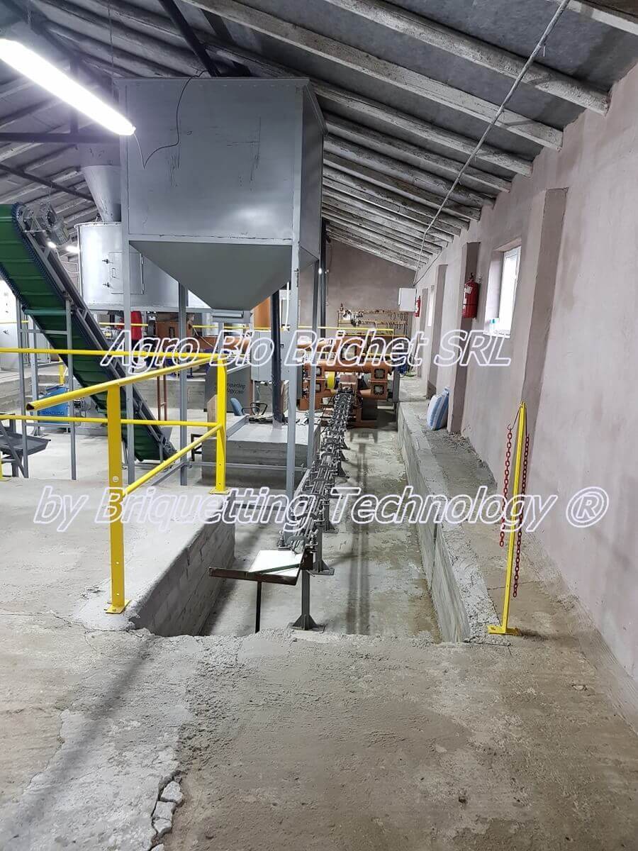 Straw briquette and pellet production line Tortoman