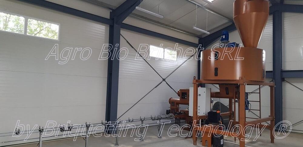 Briquetting line Tovarasia straw briquettes 2