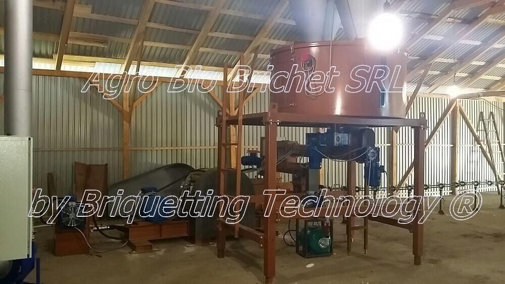 Briquetting line for straw briquettes in Gemeni