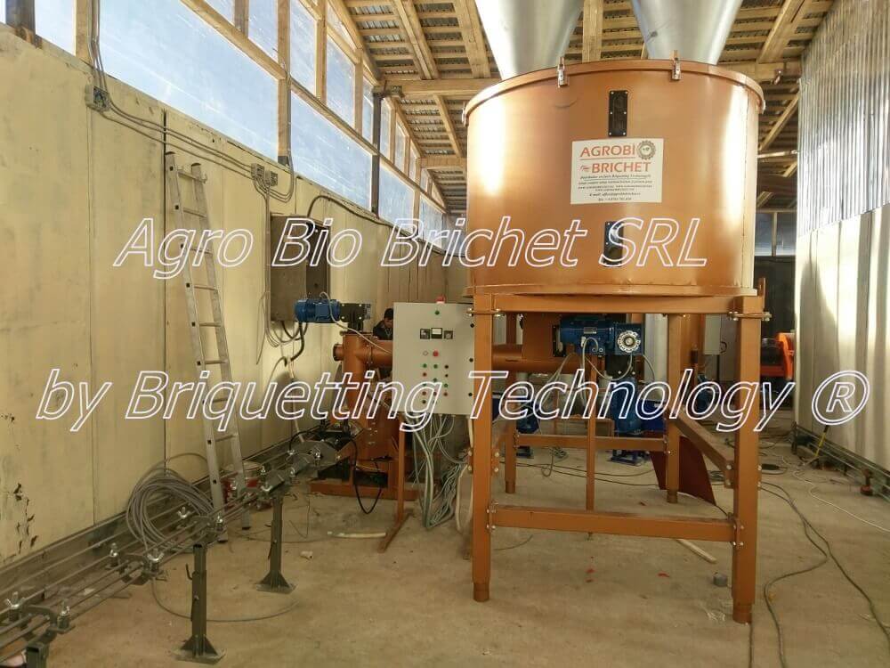 Sawdust Briquetting Equipment in Campulung