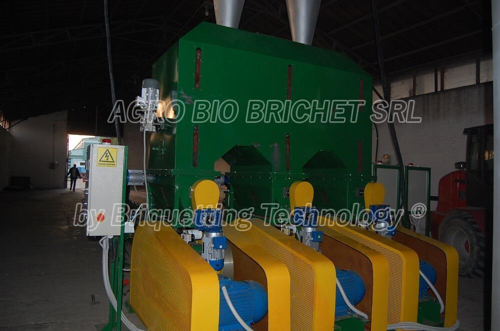 Straw briquetting factory Modelu